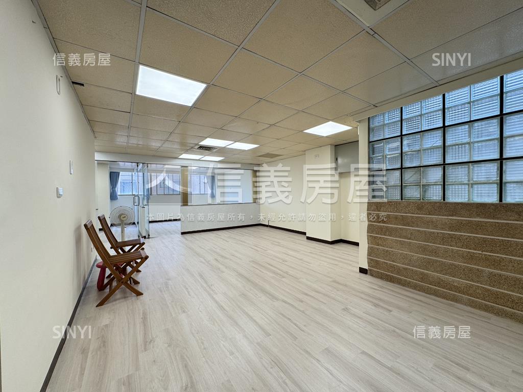 一層一戶公園首排採光商辦房屋室內格局與周邊環境