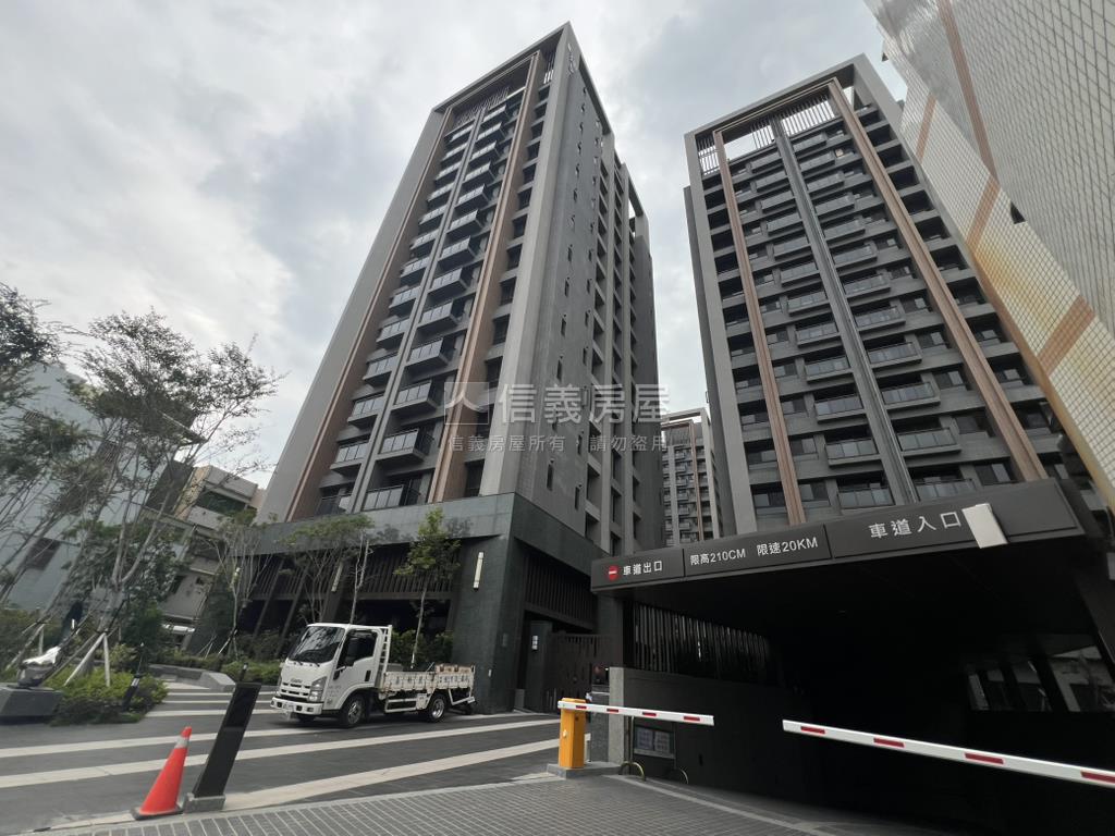 昌祐●兩房兩衛＋平車房屋室內格局與周邊環境