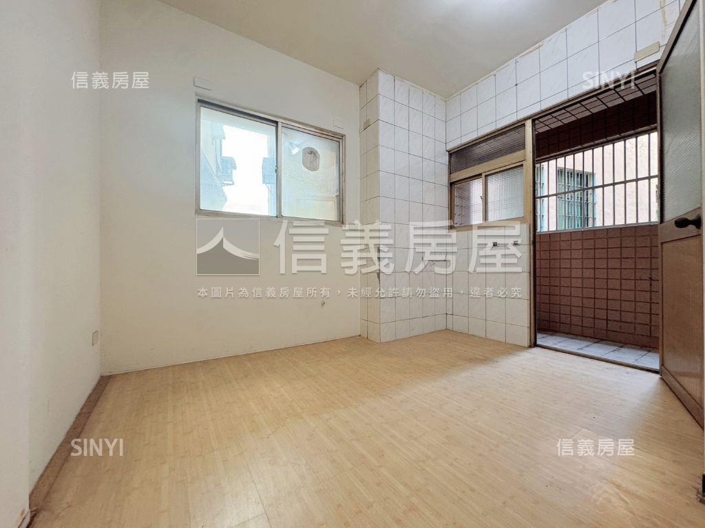 光復路旁。培英學區優住店房屋室內格局與周邊環境