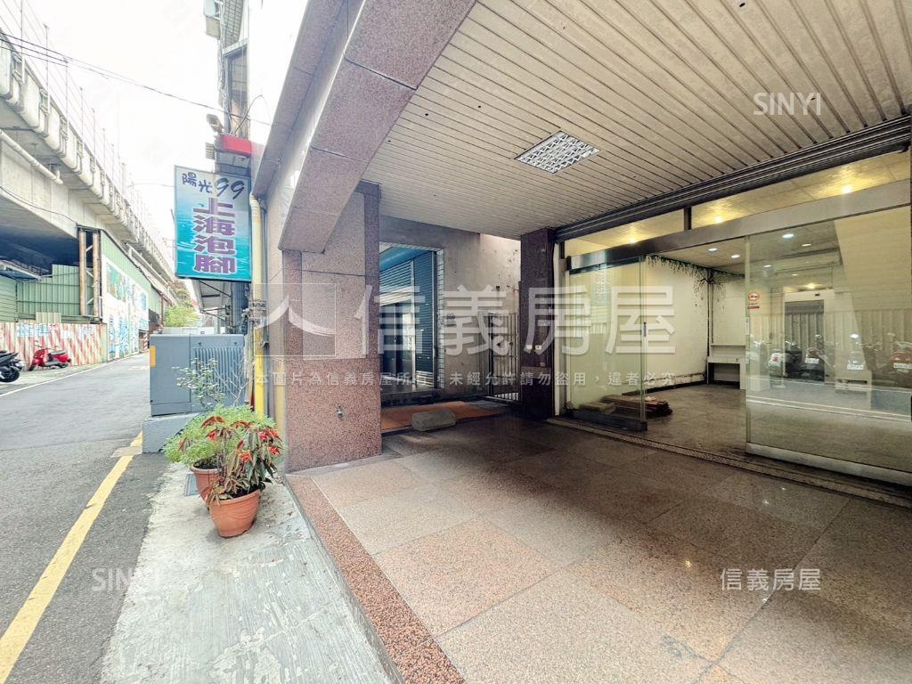 光復路旁。培英學區優住店房屋室內格局與周邊環境