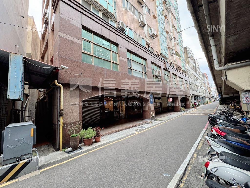 光復路旁。培英學區優住店房屋室內格局與周邊環境