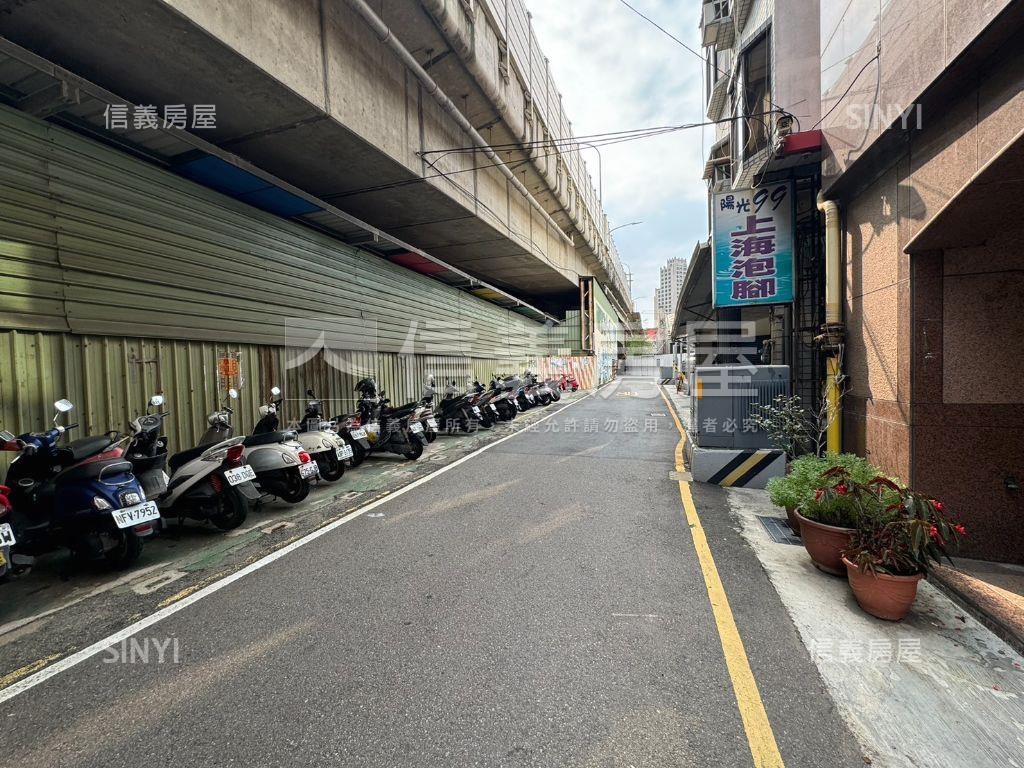 光復路旁。培英學區優住店房屋室內格局與周邊環境