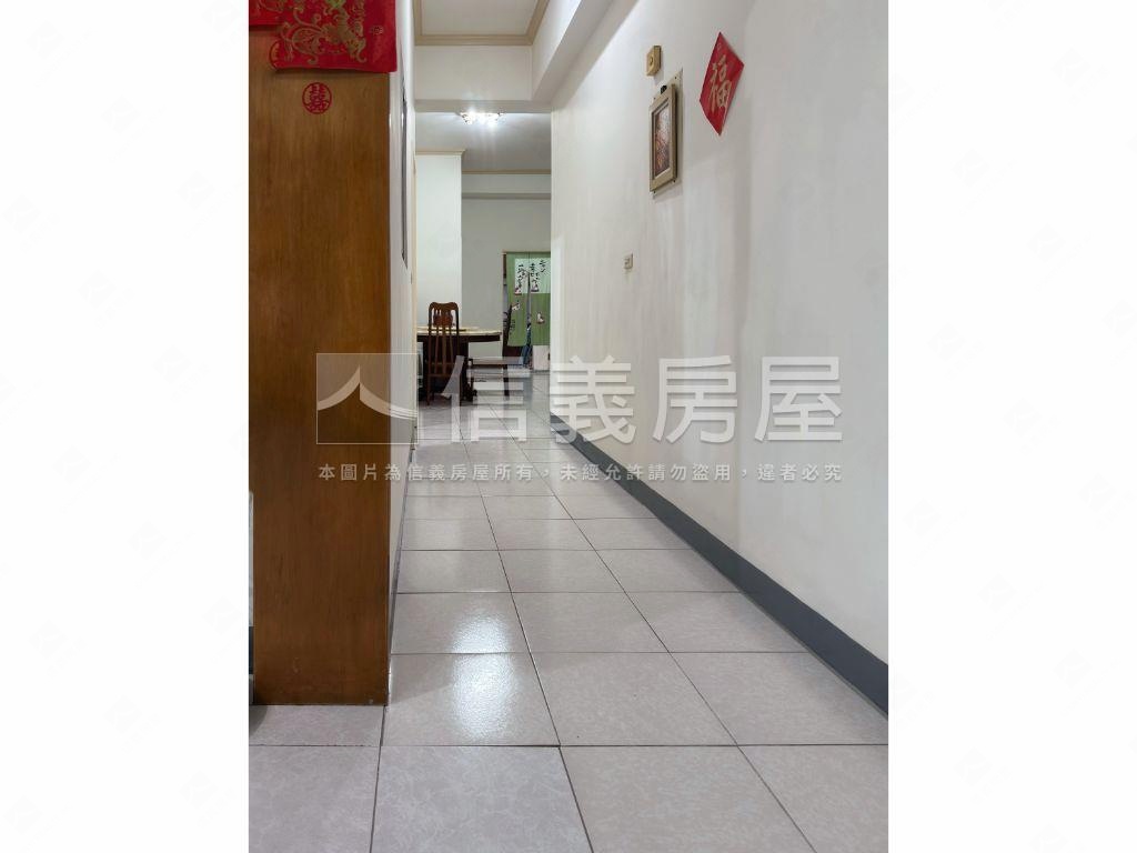 稀有挑高一樓˙停車方便房屋室內格局與周邊環境