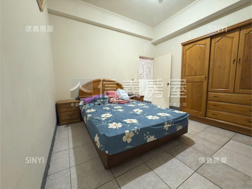 稀有挑高一樓˙停車方便房屋室內格局與周邊環境