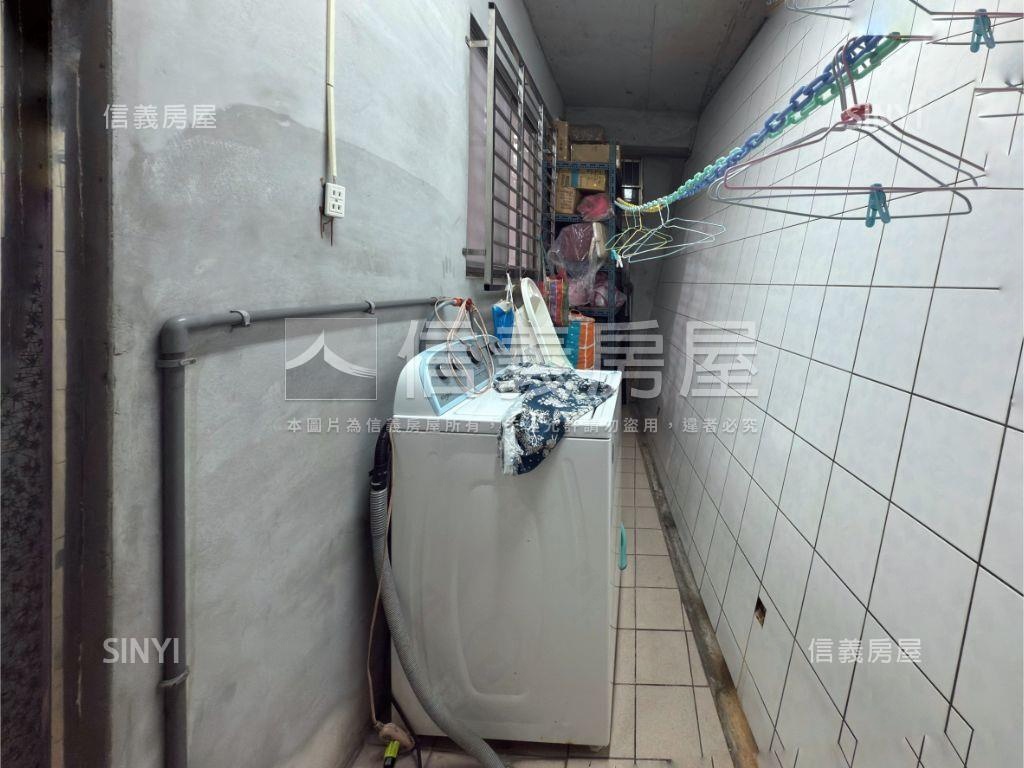 稀有挑高一樓˙停車方便房屋室內格局與周邊環境