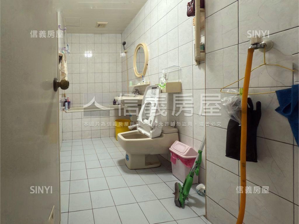 稀有挑高一樓˙停車方便房屋室內格局與周邊環境