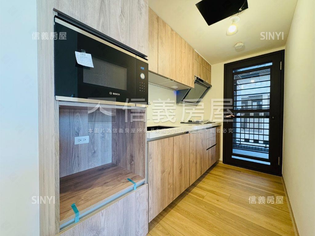 專任「新」勝旺居兩房車位房屋室內格局與周邊環境