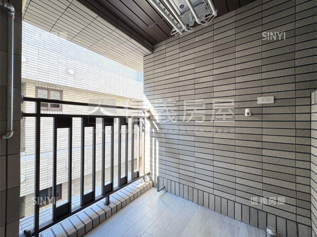 專任「新」勝旺居兩房車位房屋室內格局與周邊環境