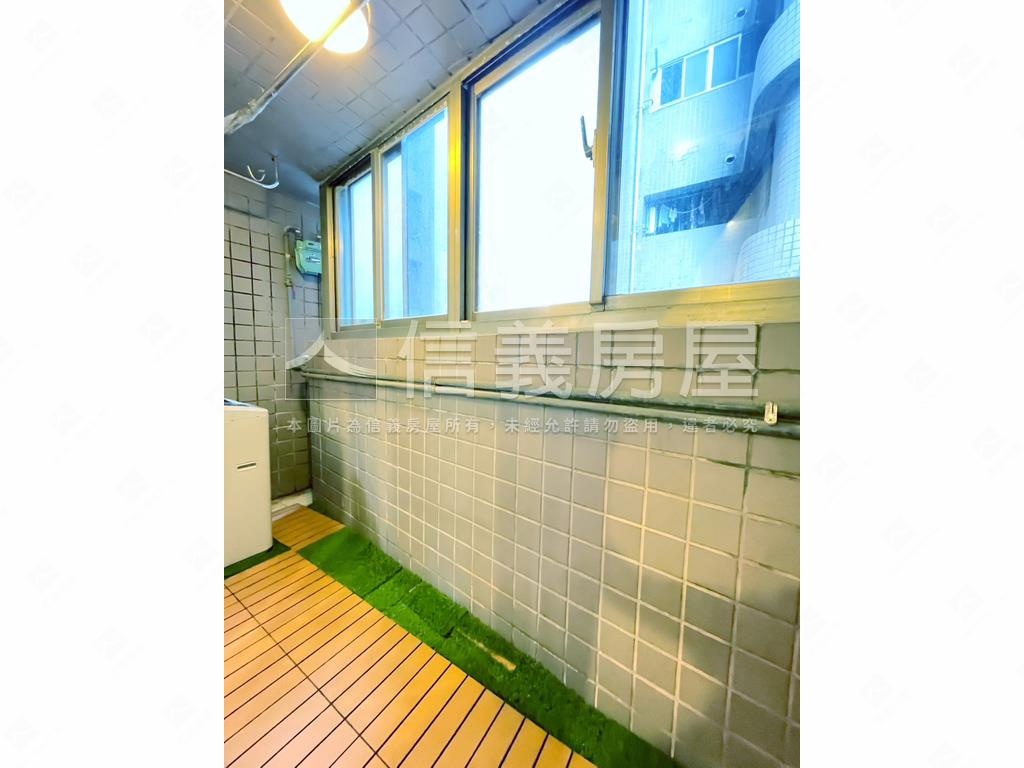 大坪林有陽台漂亮大套房房屋室內格局與周邊環境