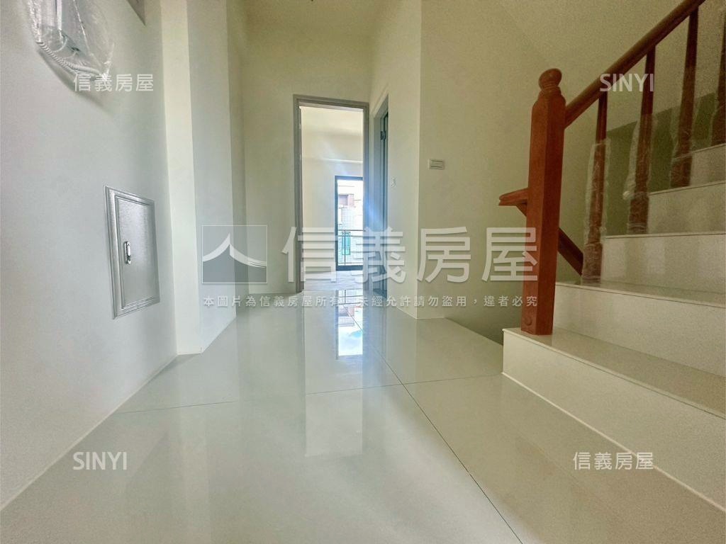 鳳凰路全新未入住美別墅Ｂ房屋室內格局與周邊環境