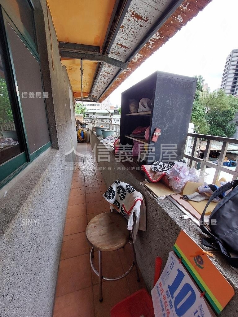 忠孝路三樓大空間房屋室內格局與周邊環境