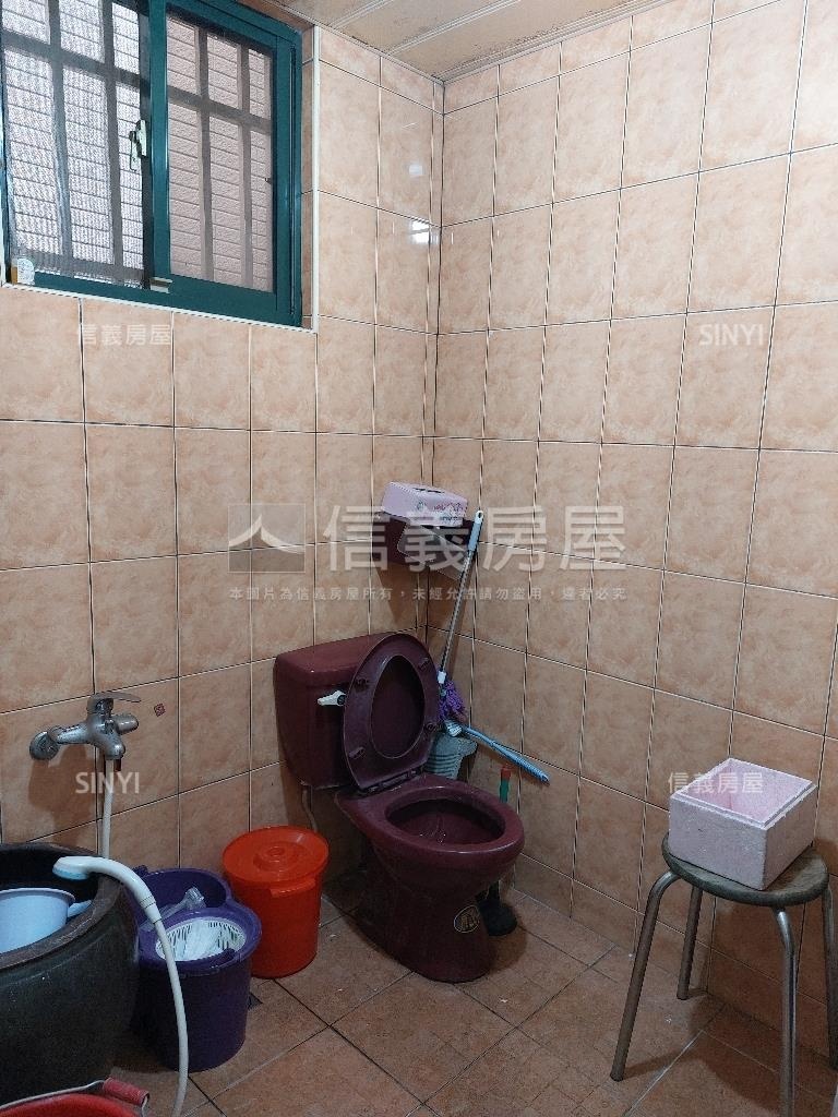 忠孝路三樓大空間房屋室內格局與周邊環境