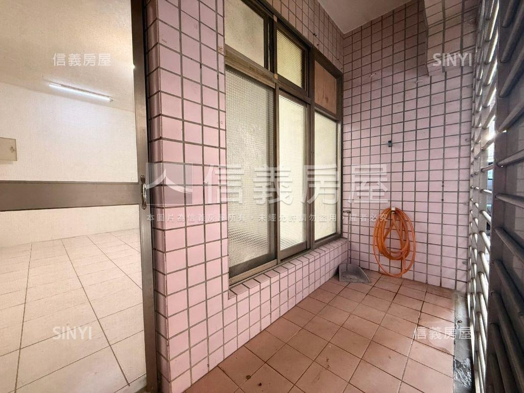 近板橋。延和路魔術大空間房屋室內格局與周邊環境