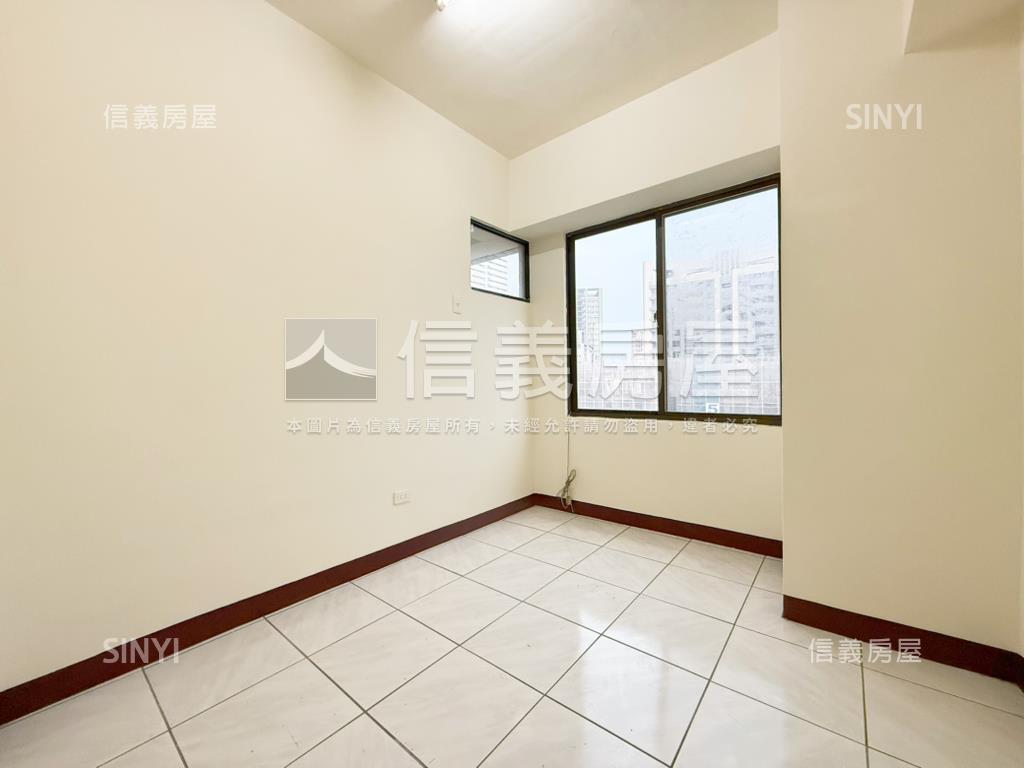 柳川旁精緻三房房屋室內格局與周邊環境