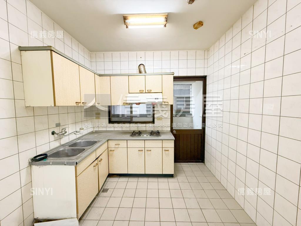 柳川旁精緻三房房屋室內格局與周邊環境