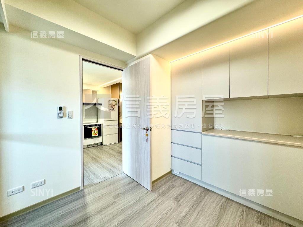 ＶＶＳ１稀有兩房裝潢戶房屋室內格局與周邊環境