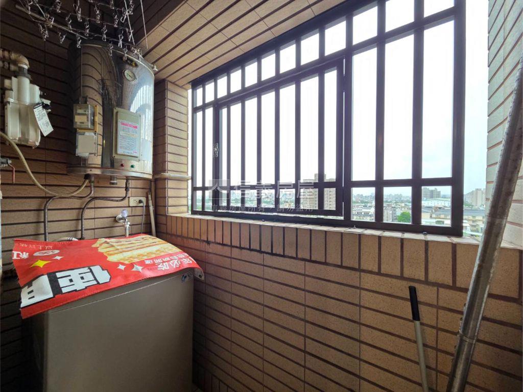 近未來捷運站慕夏套房車位房屋室內格局與周邊環境