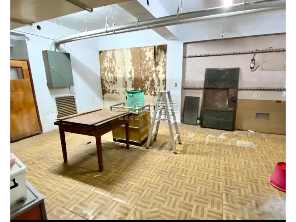 潮州庭院車庫面寬住辦房屋室內格局與周邊環境