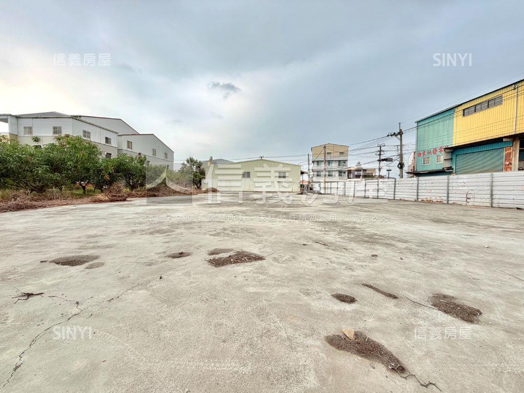 官田臨路約１５米百坪地Ｂ房屋室內格局與周邊環境