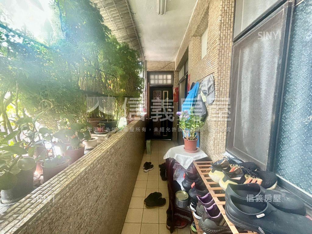 屋主用心大空間近捷運頂加房屋室內格局與周邊環境