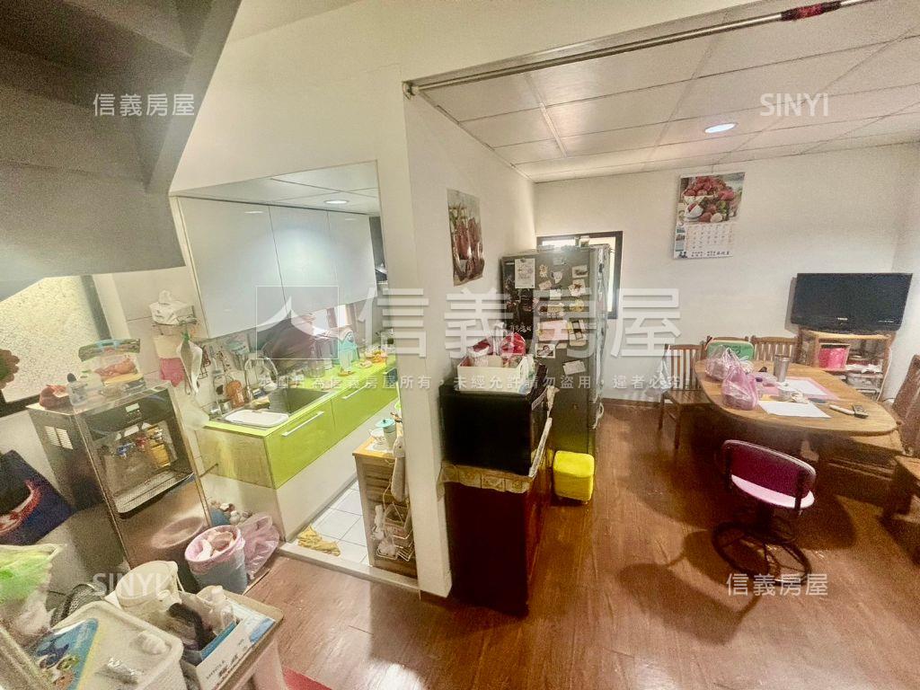 屋主用心大空間近捷運頂加房屋室內格局與周邊環境