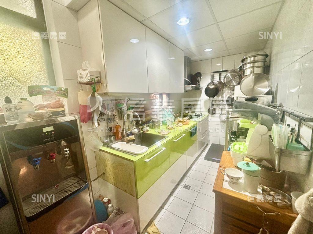 屋主用心大空間近捷運頂加房屋室內格局與周邊環境