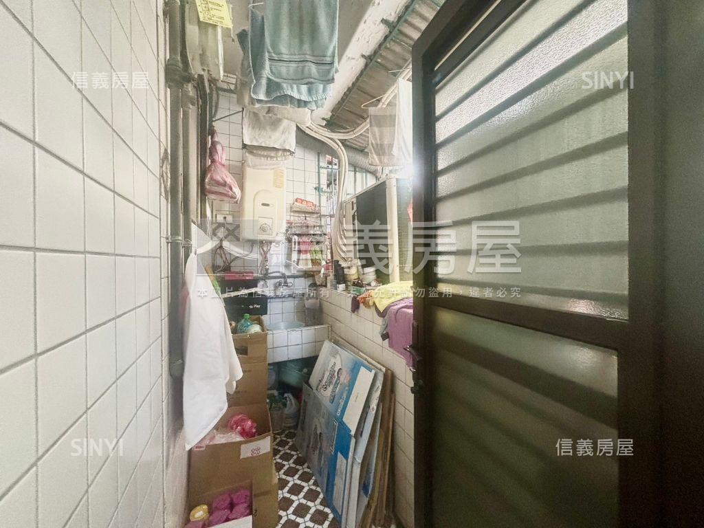 屋主用心大空間近捷運頂加房屋室內格局與周邊環境