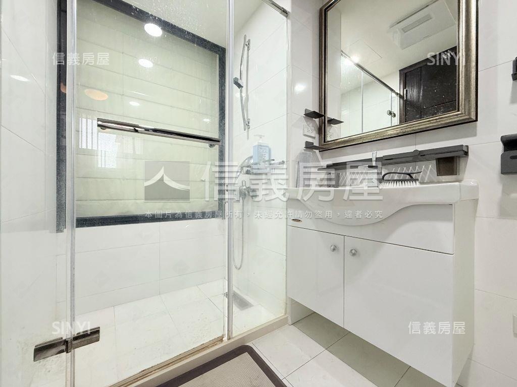 稀有海洋都心３期１房車位房屋室內格局與周邊環境