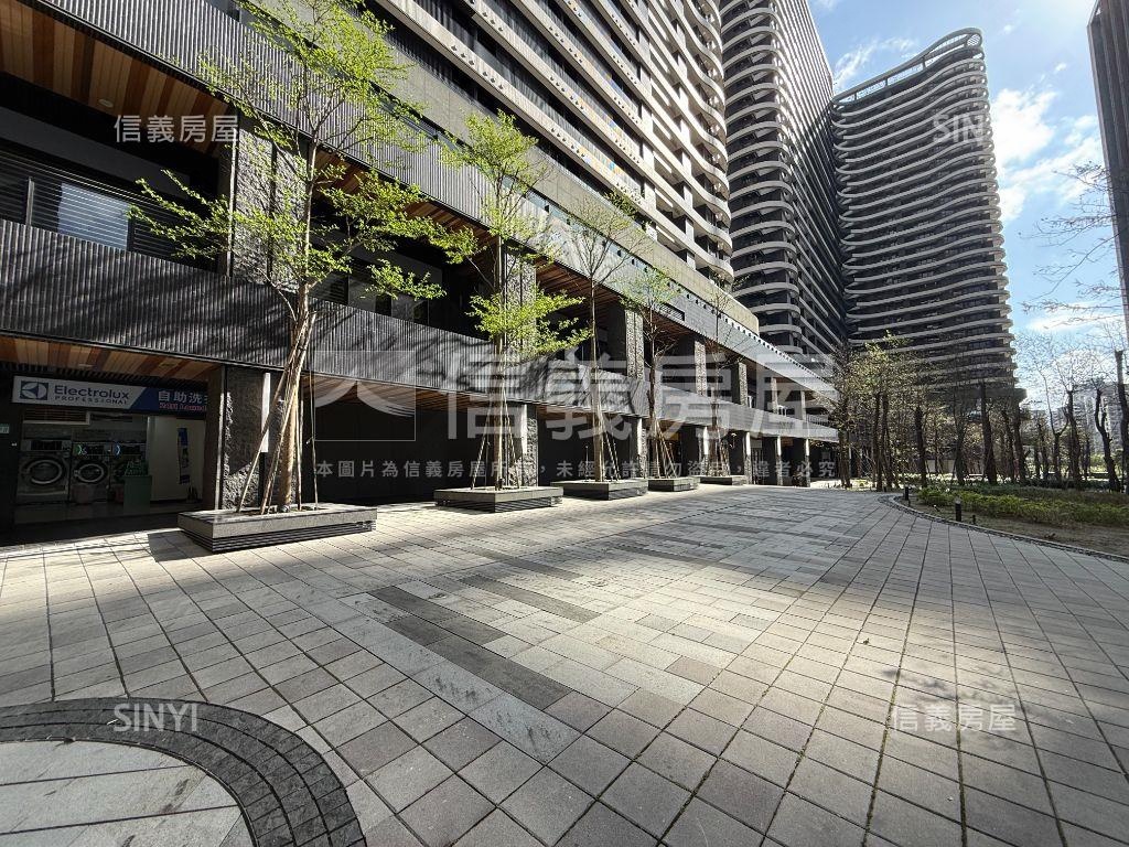 稀有海洋都心３期１房車位房屋室內格局與周邊環境