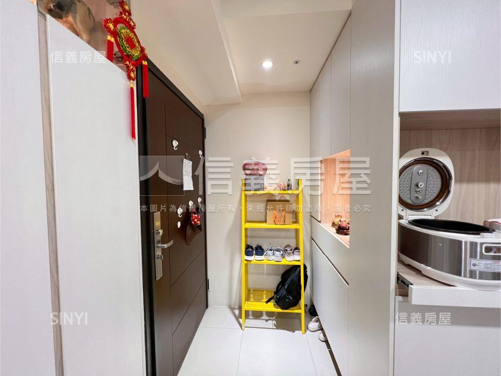 微笑時代精美三房平車房屋室內格局與周邊環境