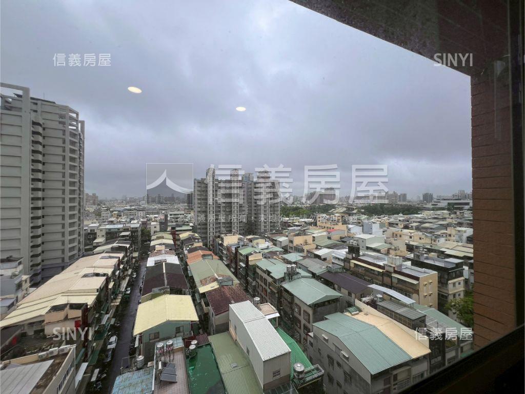 微笑時代精美三房平車房屋室內格局與周邊環境