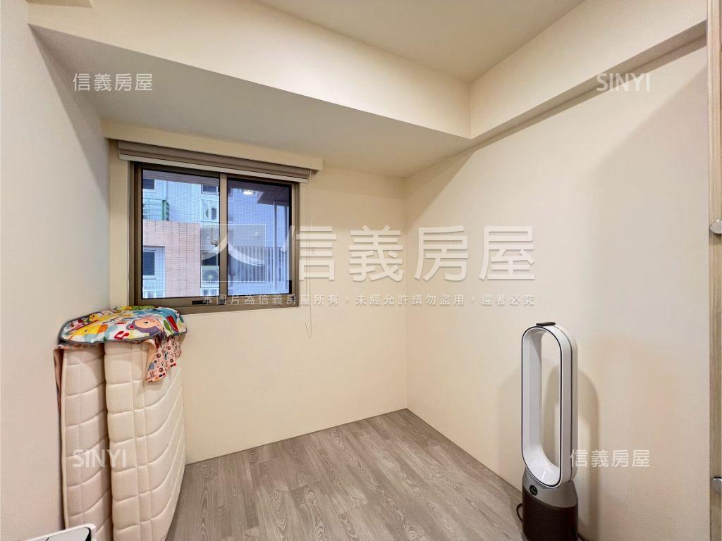 微笑時代精美三房平車房屋室內格局與周邊環境