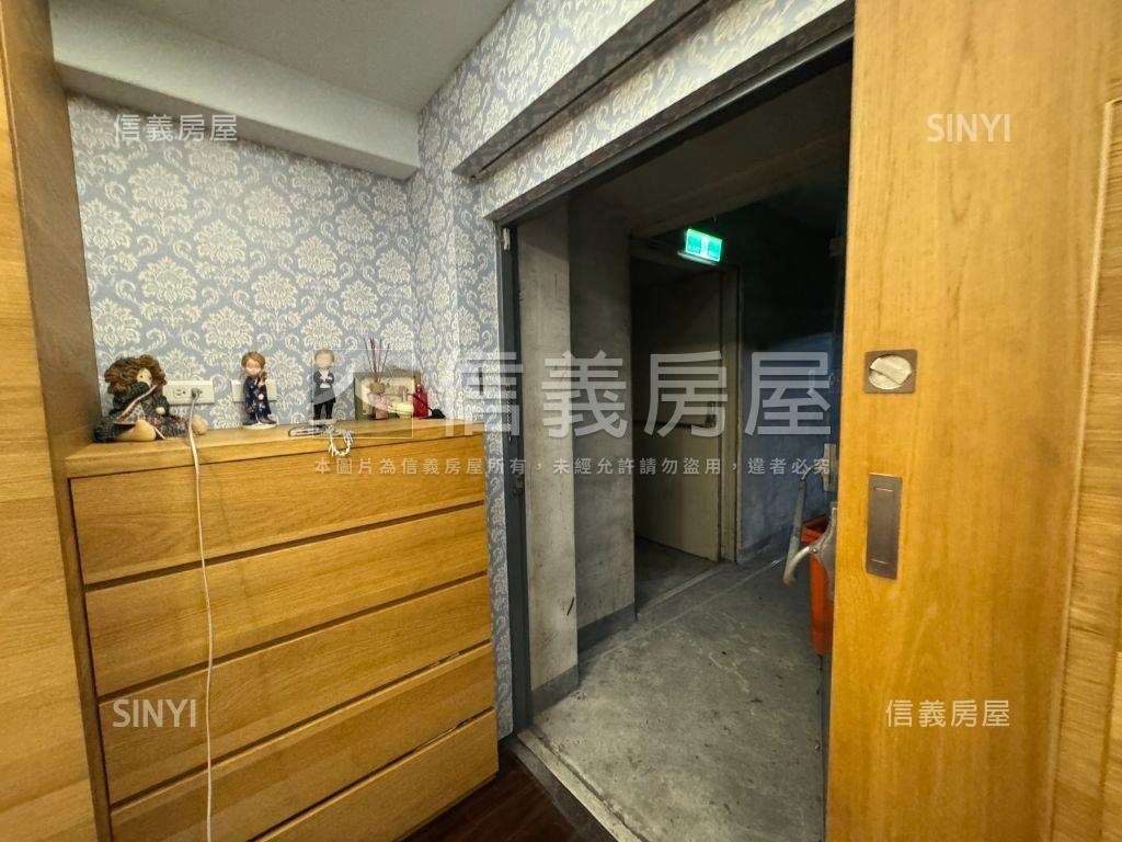 中山國中面寬一樓可停車房屋室內格局與周邊環境