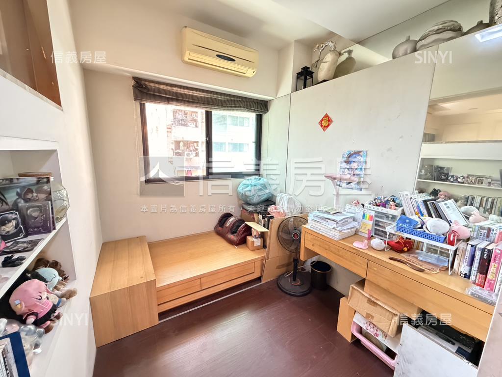 獨家高鐵４房雙衛開窗車位房屋室內格局與周邊環境