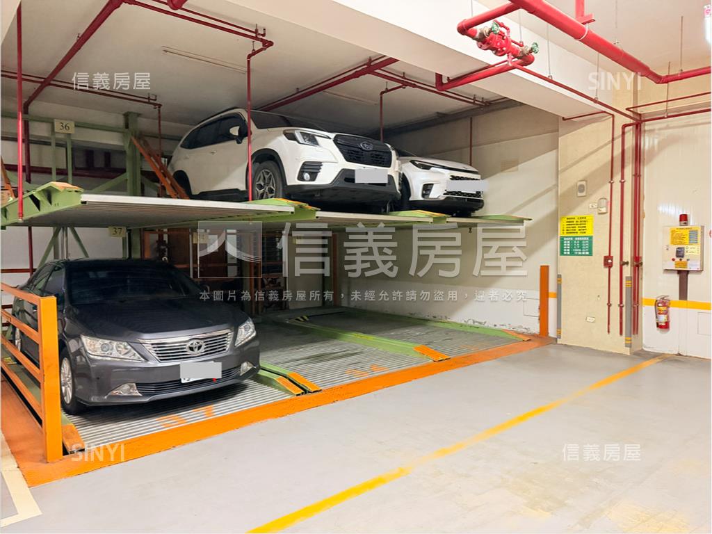 獨家高鐵４房雙衛開窗車位房屋室內格局與周邊環境