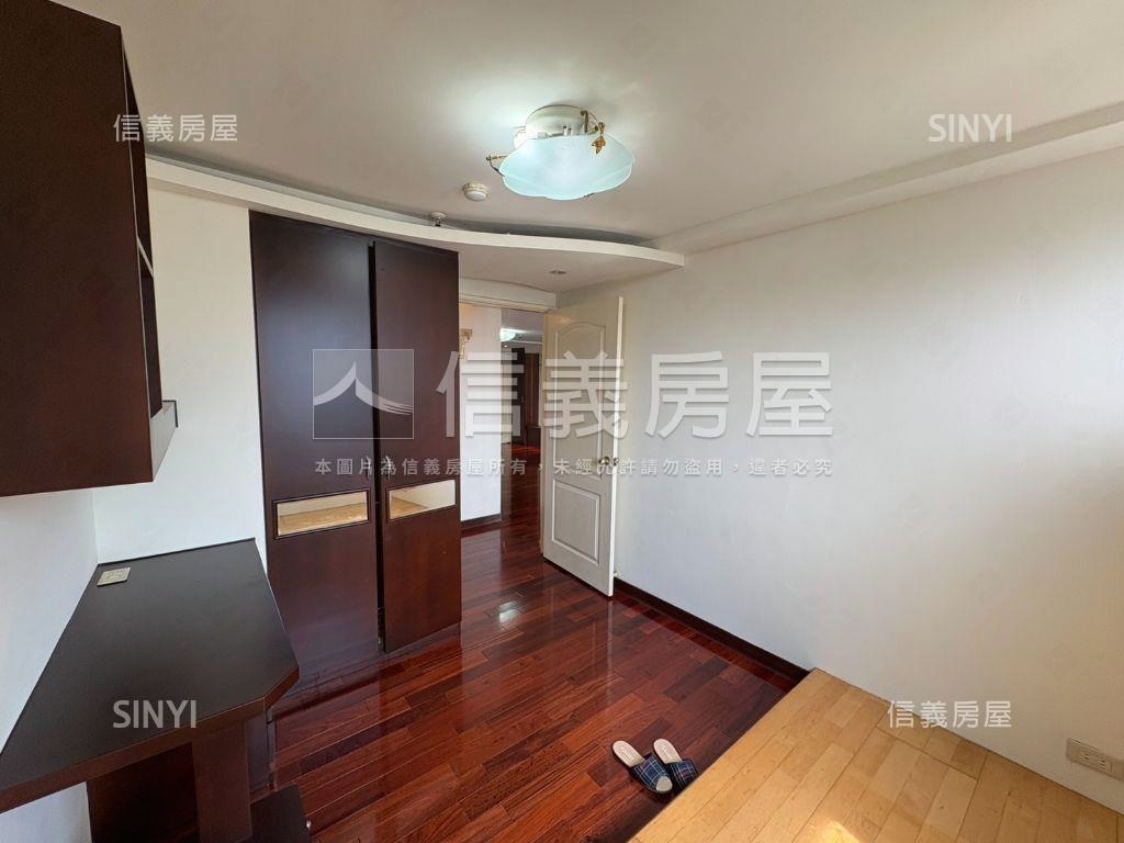 春日路景觀大三房房屋室內格局與周邊環境