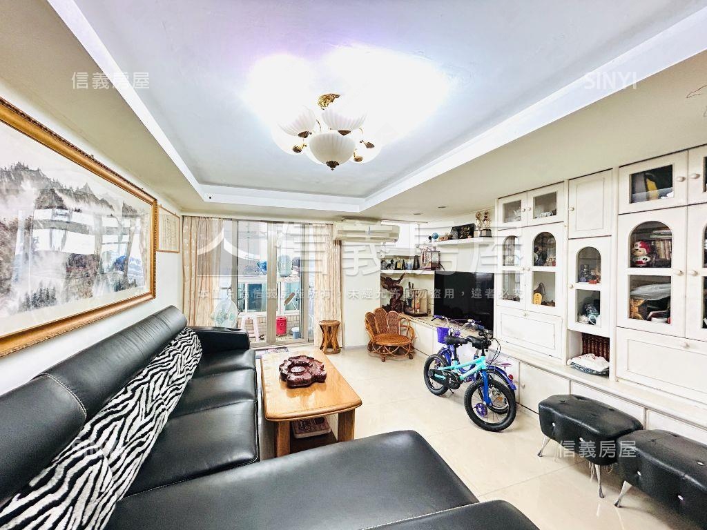 國泰建設榮星花園電梯３房房屋室內格局與周邊環境