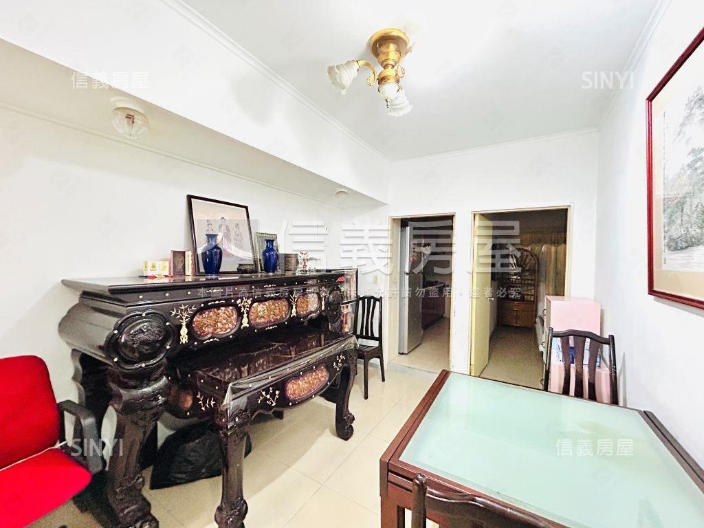 國泰建設榮星花園電梯３房房屋室內格局與周邊環境