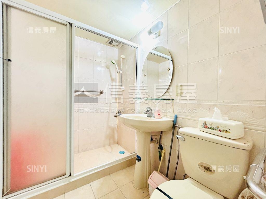 國泰建設榮星花園電梯３房房屋室內格局與周邊環境