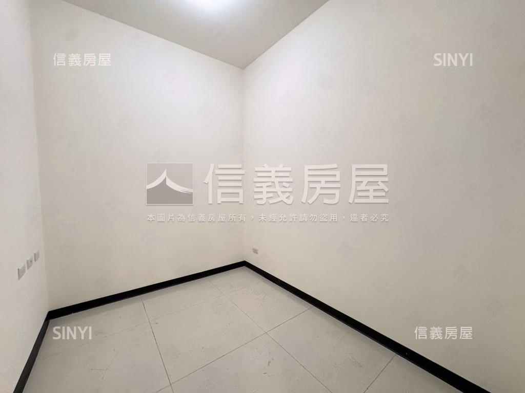 城易迅三房雙主臥有車位房屋室內格局與周邊環境