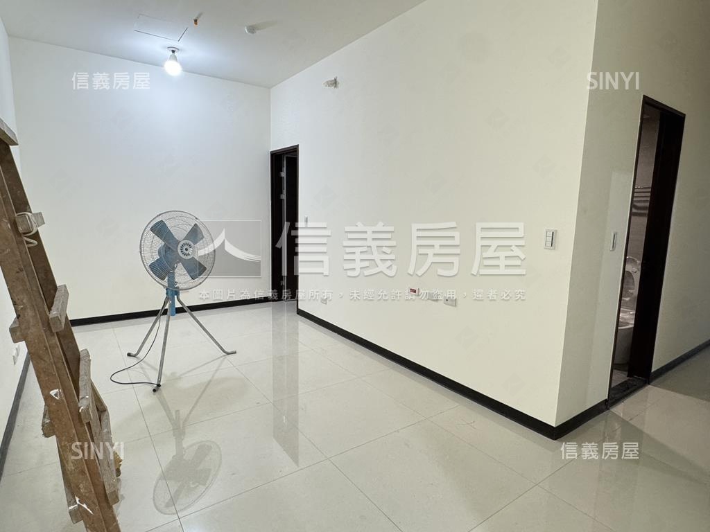 城易迅三房雙主臥有車位房屋室內格局與周邊環境