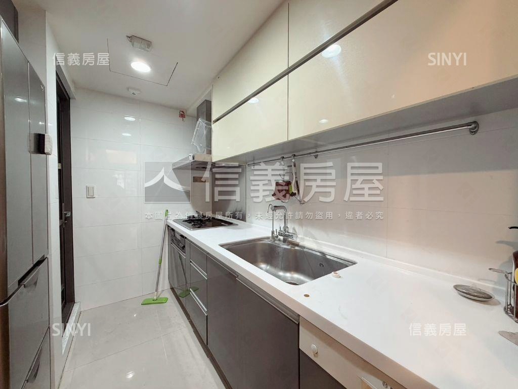 專任大城新紐約三房雙車位房屋室內格局與周邊環境