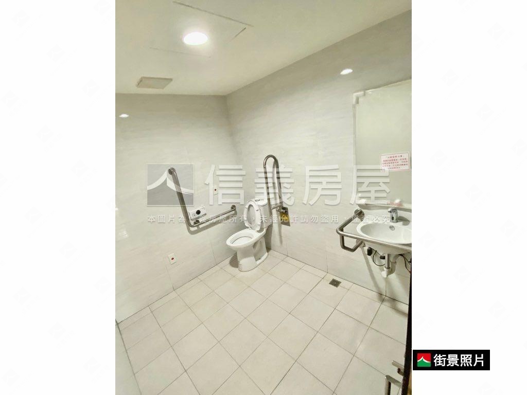 Ａ７華悅城大面寬醒目店面房屋室內格局與周邊環境