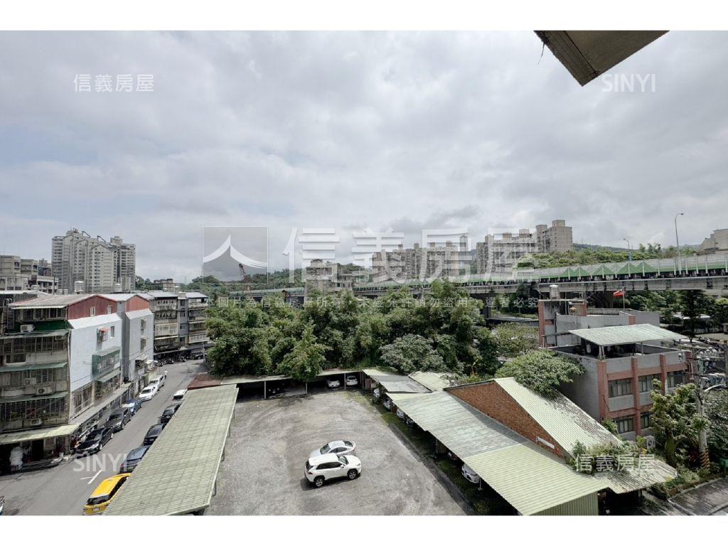稀少釋出南港電梯三房房屋室內格局與周邊環境