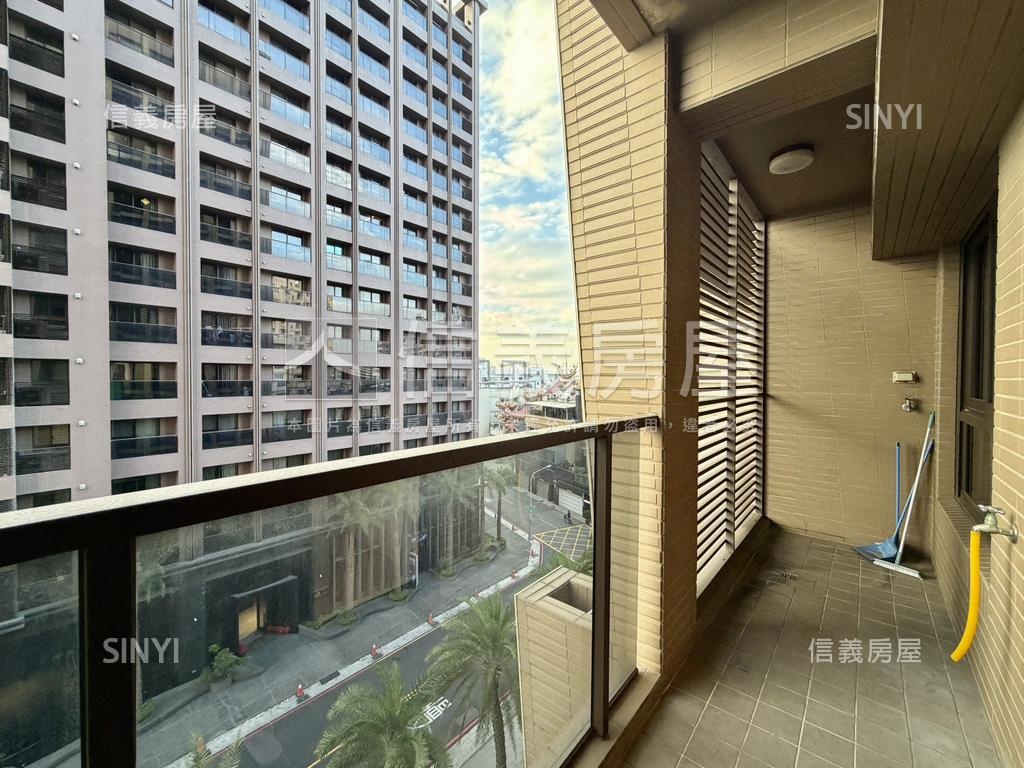 多城Ｍ屋況美兩房平車房屋室內格局與周邊環境