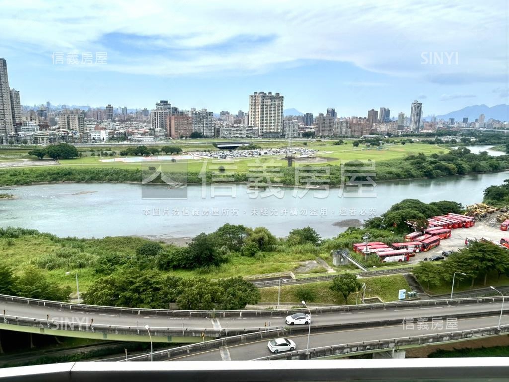 富裔河景豪宅房屋室內格局與周邊環境