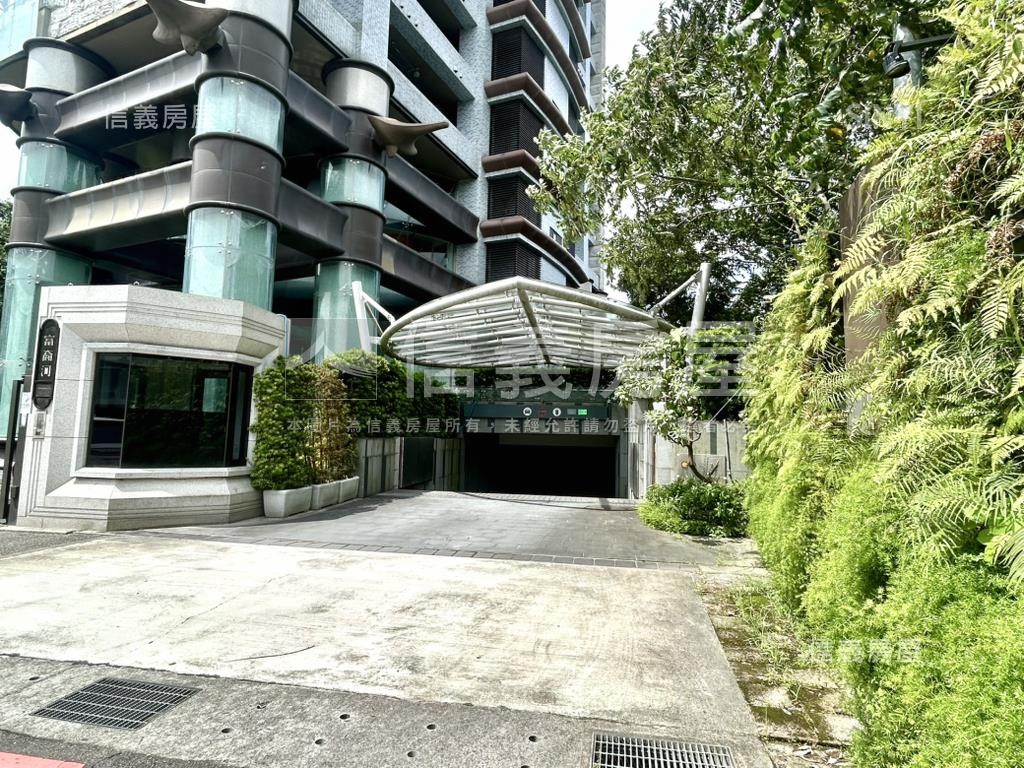 富裔河景豪宅房屋室內格局與周邊環境