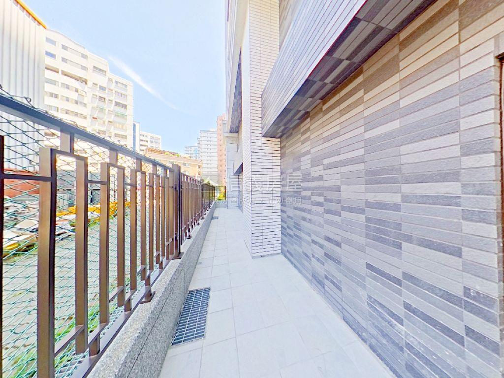 誠售平鎮車站雙車位金店面房屋室內格局與周邊環境
