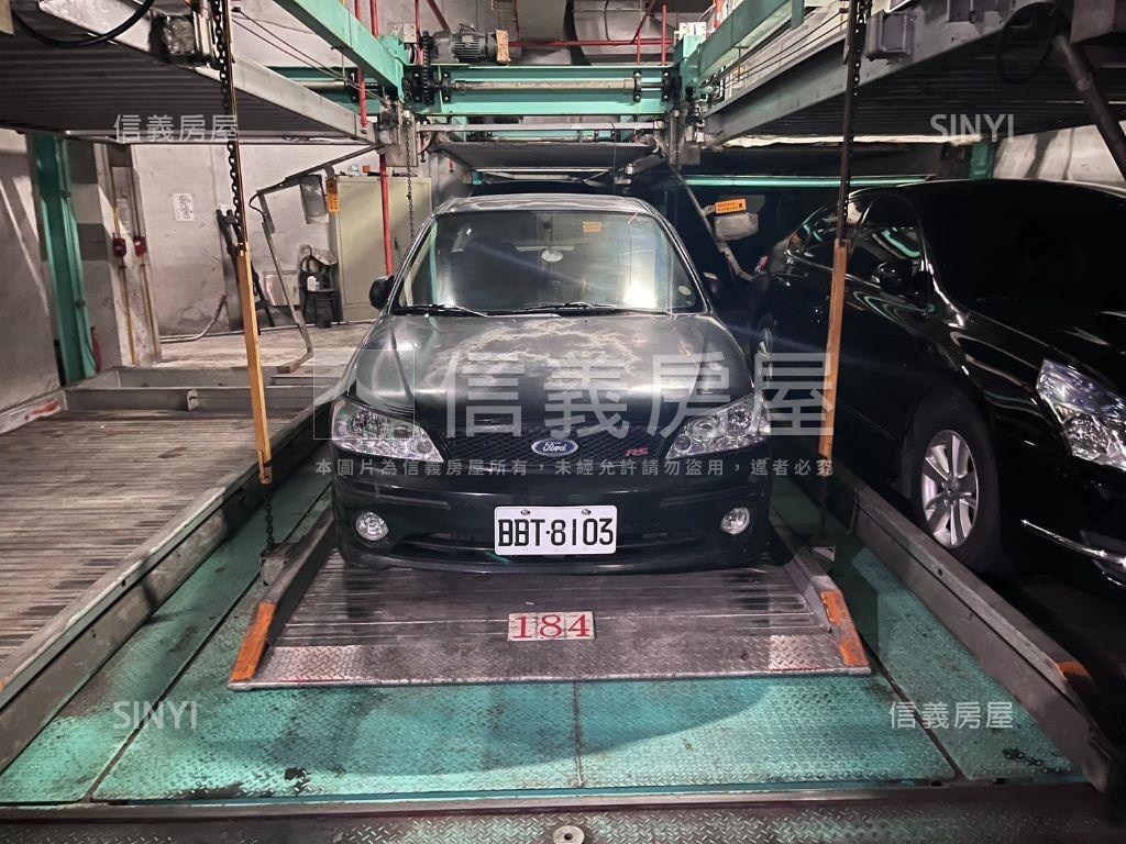 荷堤車位１１７號房屋室內格局與周邊環境