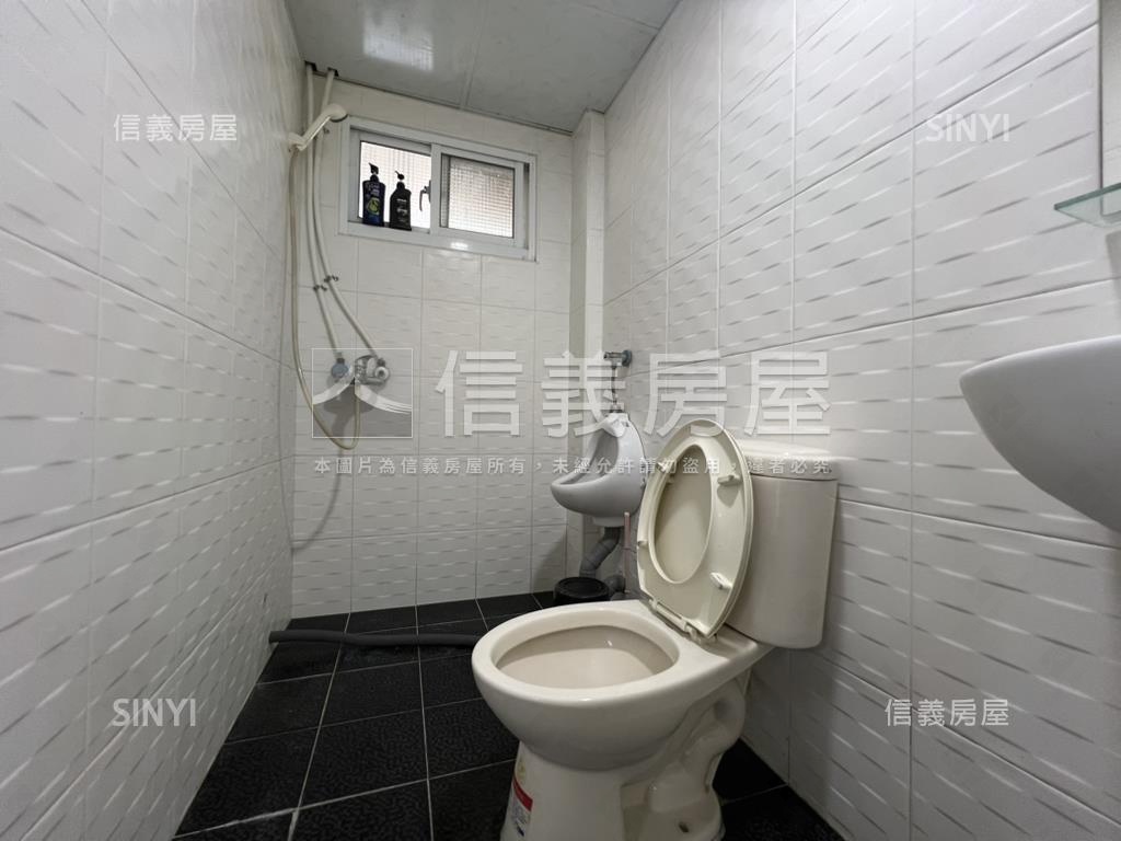 中華四路稀有正路金透店房屋室內格局與周邊環境